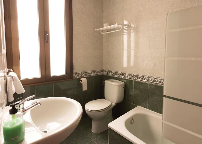 Green Hostel Oviedo * オビエド